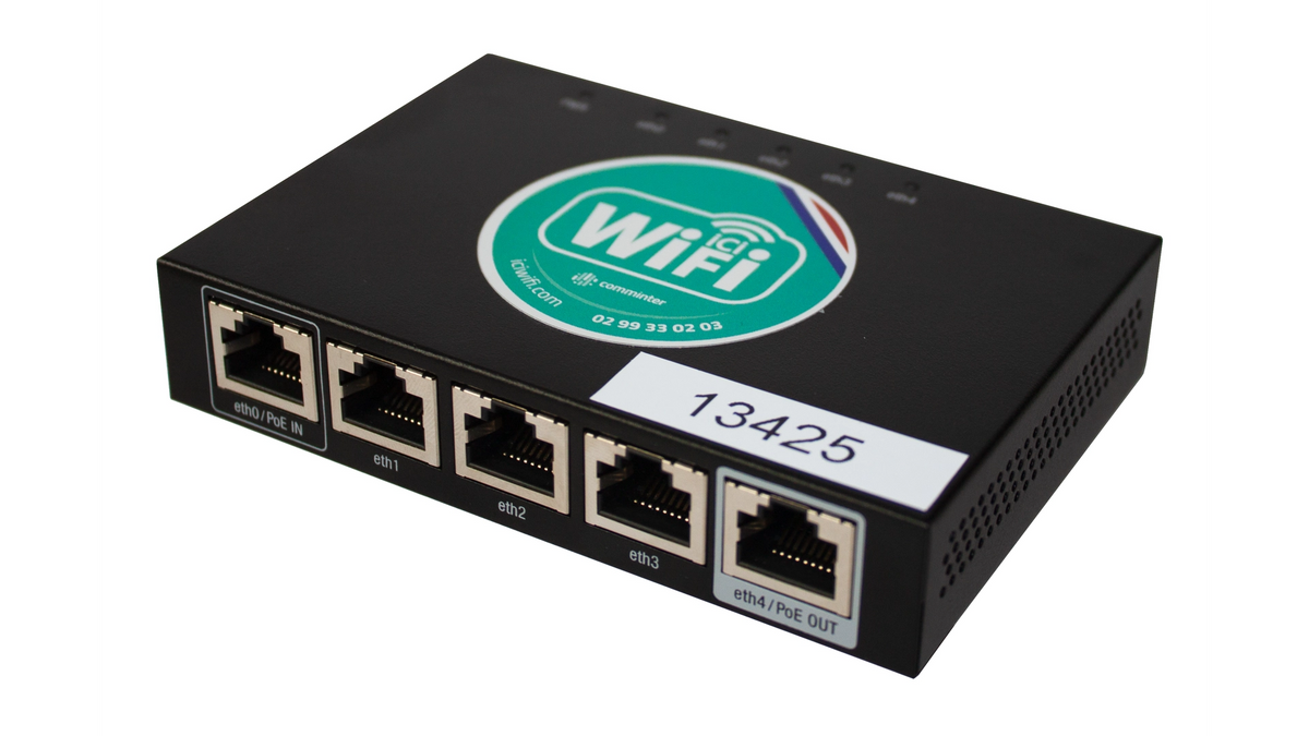 BOITIER I-ACCESS MINI 50 USERS AVEC 1 AN DE SERVICES EN TACITE RECONDUCTION