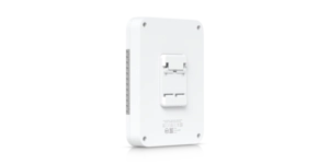 Équipement de contrôle d'accès unifi access hub 2 ports poe++ – vue 3